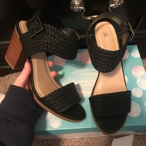 NWT 7.5 women’s shoes